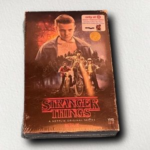 STRANGER THINGS SEASON 1 COLLECTOR'S EDITION BLU-RAY DVD DISC BOX SET NEW